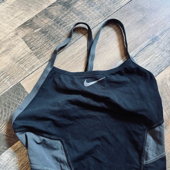 Nike Hydrastrong Black and Gray Swimsuit - Picture 2 of 5